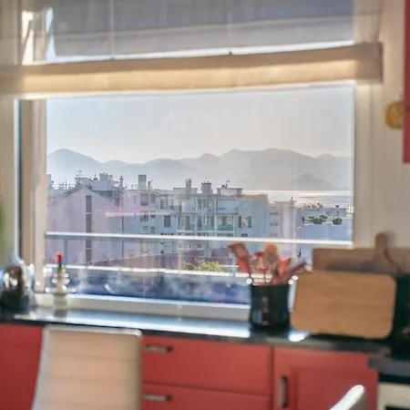 Floor 2 Bedroom Near The Croisette アパート カンヌ