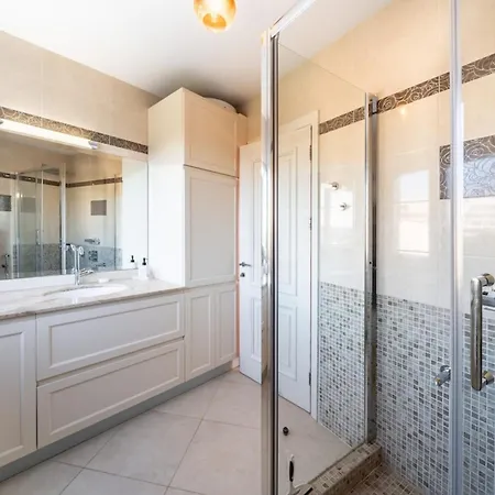 Floor 2 Bedroom Near The Croisette アパート *